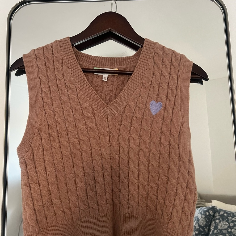 V-Neck Cable Knit Sweater Vest - Tan